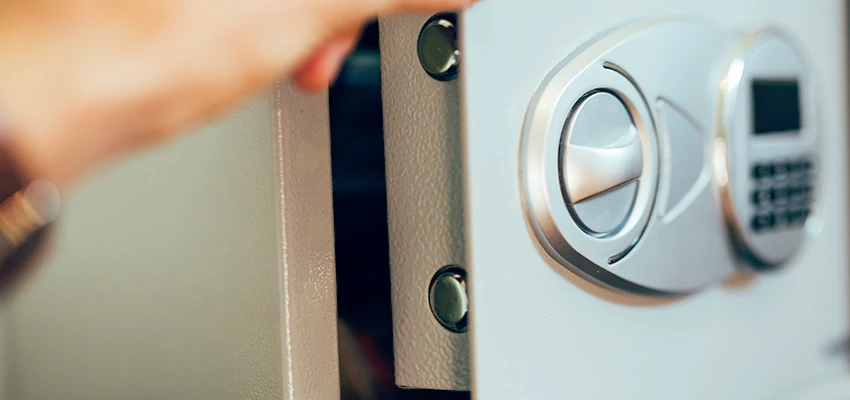 Fingerprint Safe Openers in Woodcrest, CA