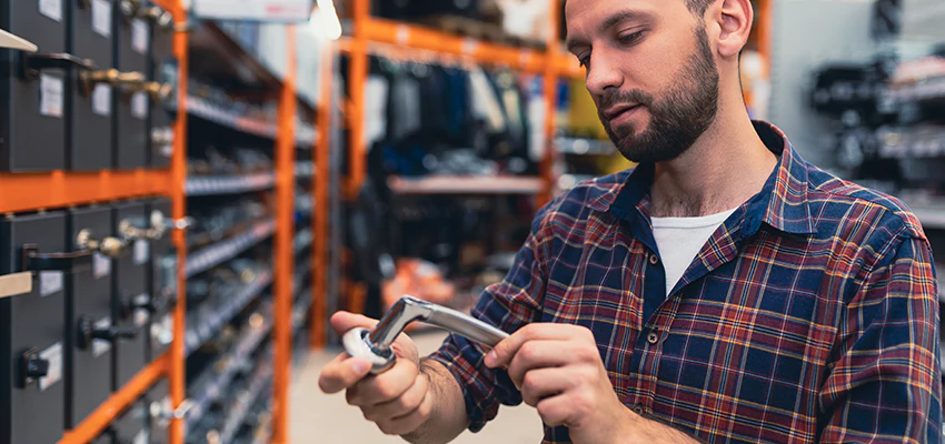 Locksmith For Retail Stores Lockout Services in Woodcrest, California